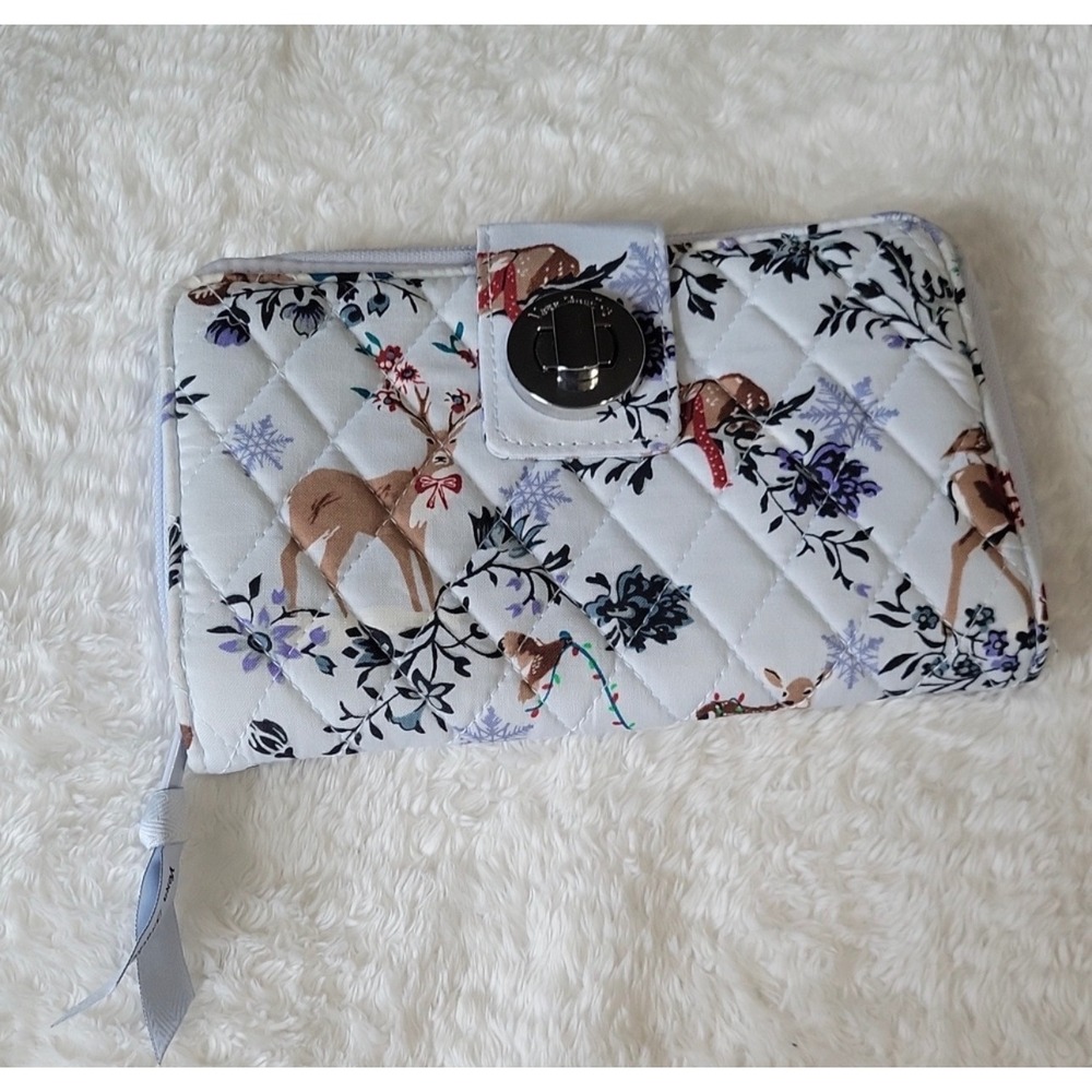 Vera Bradley RFID Turnlock Wallet Merry Mischief Snow Day Reindeer Quilted NEW